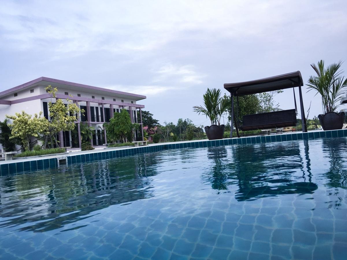 Menam Resort Накхон Патом Екстериор снимка